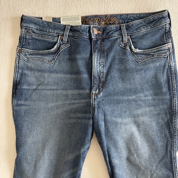 NWT Wrangler Retro High Rise Flare Womens Jeans 33x32 Western Rodeo Wide Leg - Picture 2 of 14